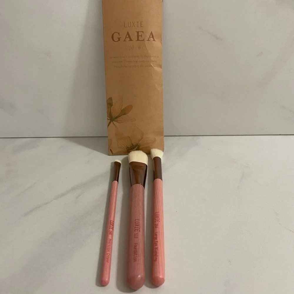 Luxie ‘Gaea’ 3-piece brush set